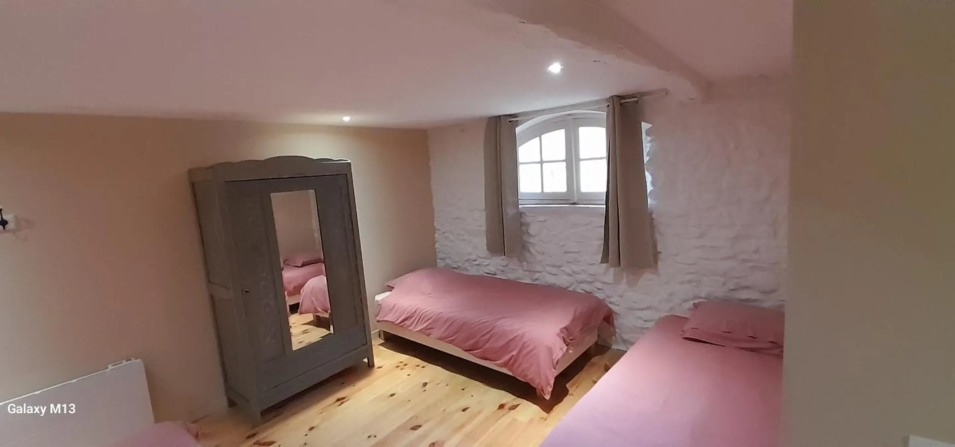 Domaine De Calabel Bed & Breakfast Pouylebon