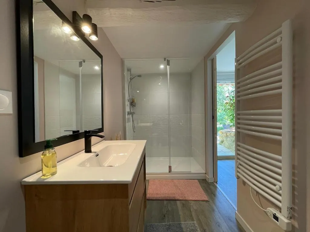 Domaine De Calabel Bed & Breakfast Pouylebon